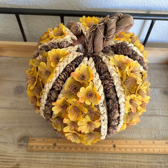 Floral Pinecone Fall Pumpkin Centerpiece Home Decor Autumn Harvest - Picture 5 of 5